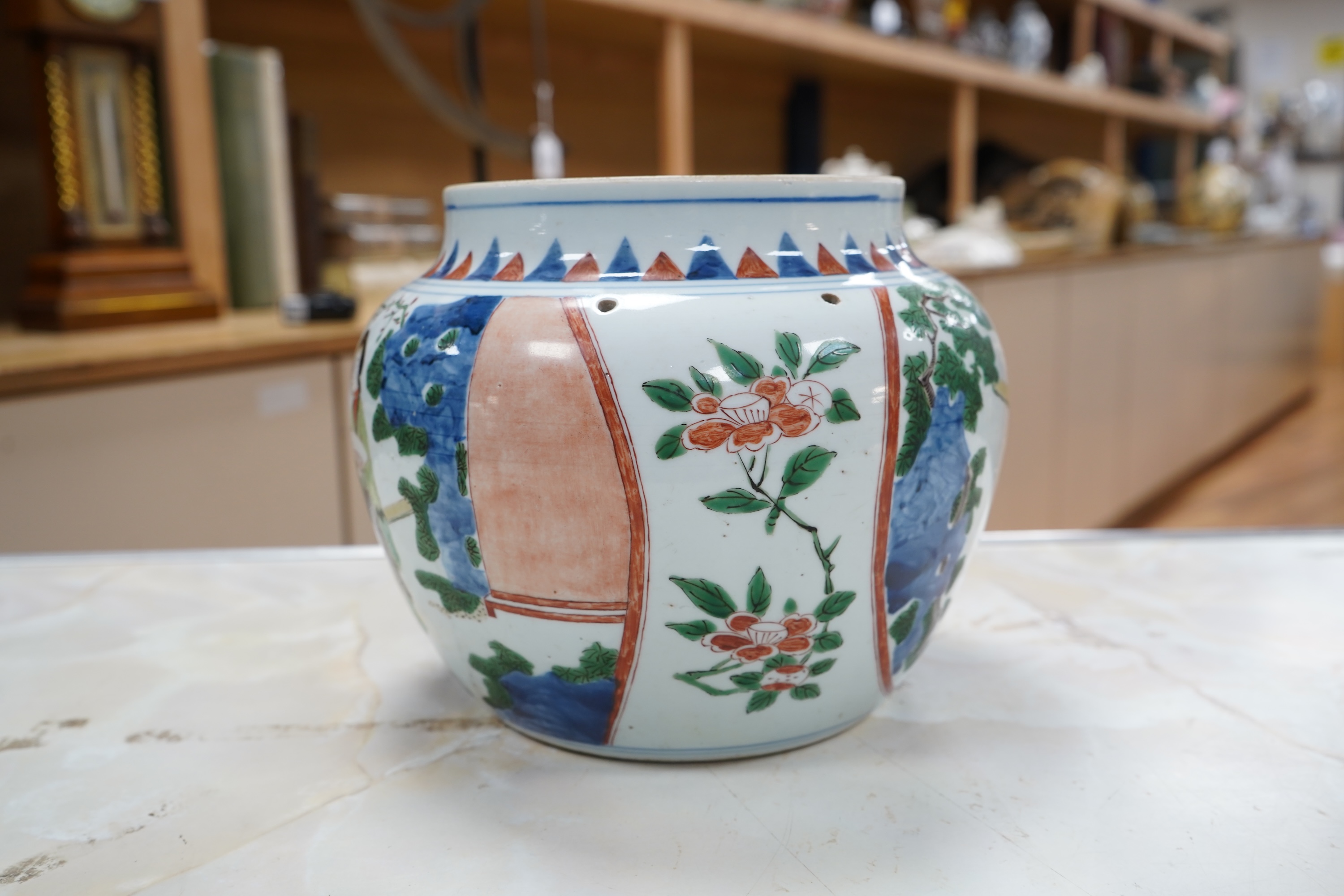 A Chinese famille rose jardiniere, 9cm high